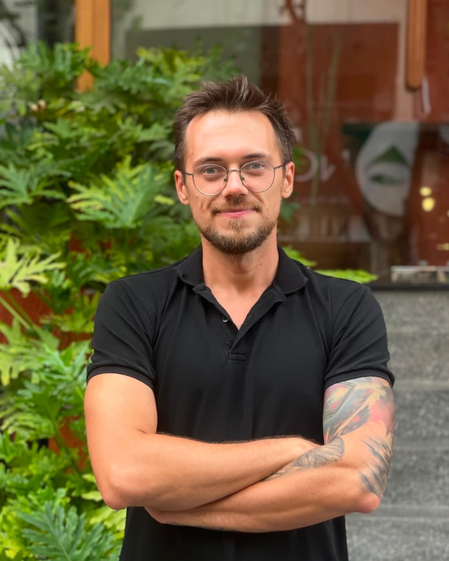 Dariy Karyakin, co-founder and Chief of International Communications at Ahasa Consultancy